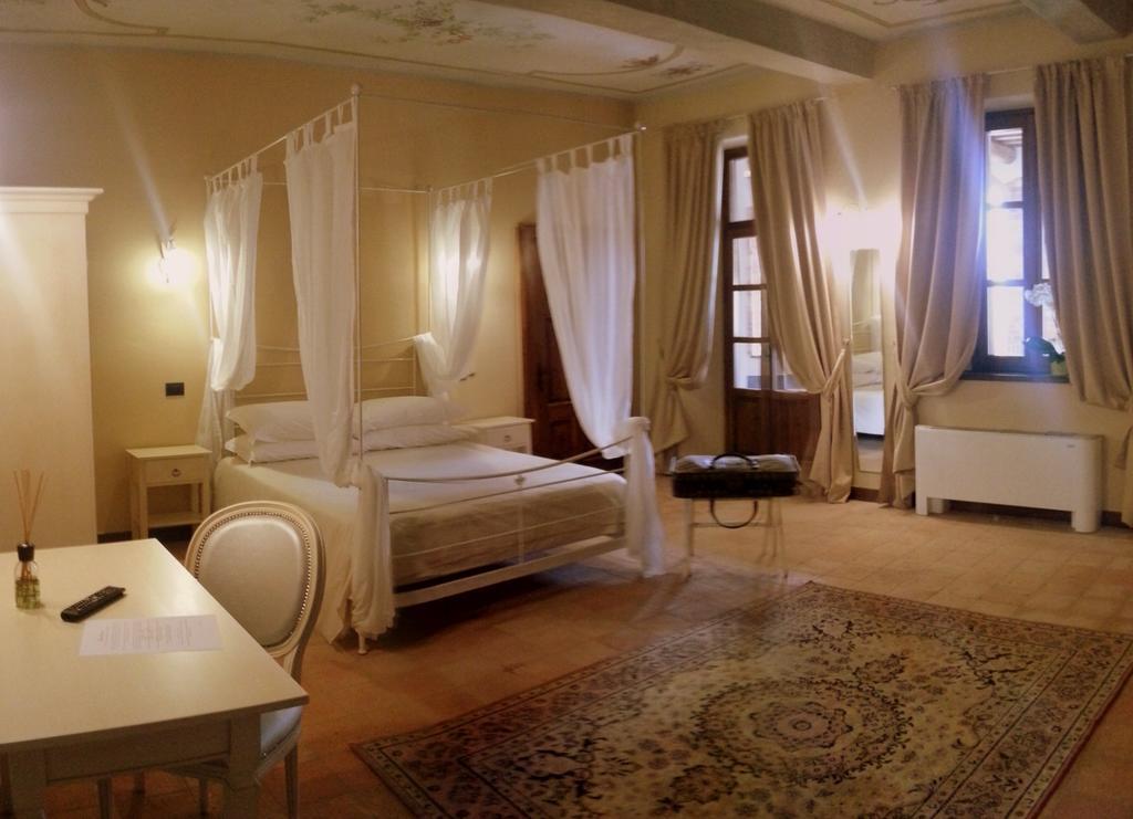 Dimora Cortese Castagnole delle Lanze Room photo